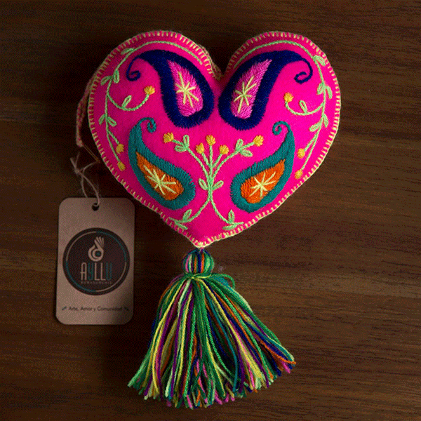 CORAZÓN PEQUEÑO by Ayllu Ruwasunchis - HAF Perú