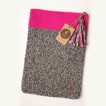 FUNDA PARA LAPTOP FUCSIA by Ayllu Ruwasunchis - HAF Perú