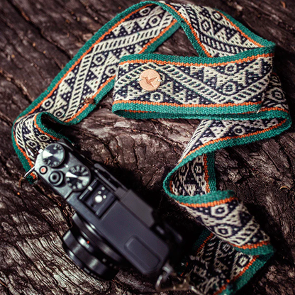 CORREA ARTESANAL PARA CÁMARA DE FOTOS WARKUY VERDE by Mosqoy - HAF Perú