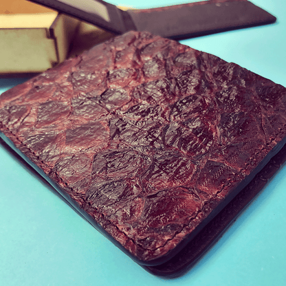 Billetera Paiche (Marrón int. Negro) by QAYA - HAF Perú