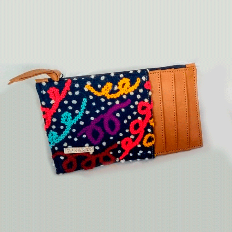 PORTATARJETAS DE CUERO CON BORDADO by Runakay - HAF Perú