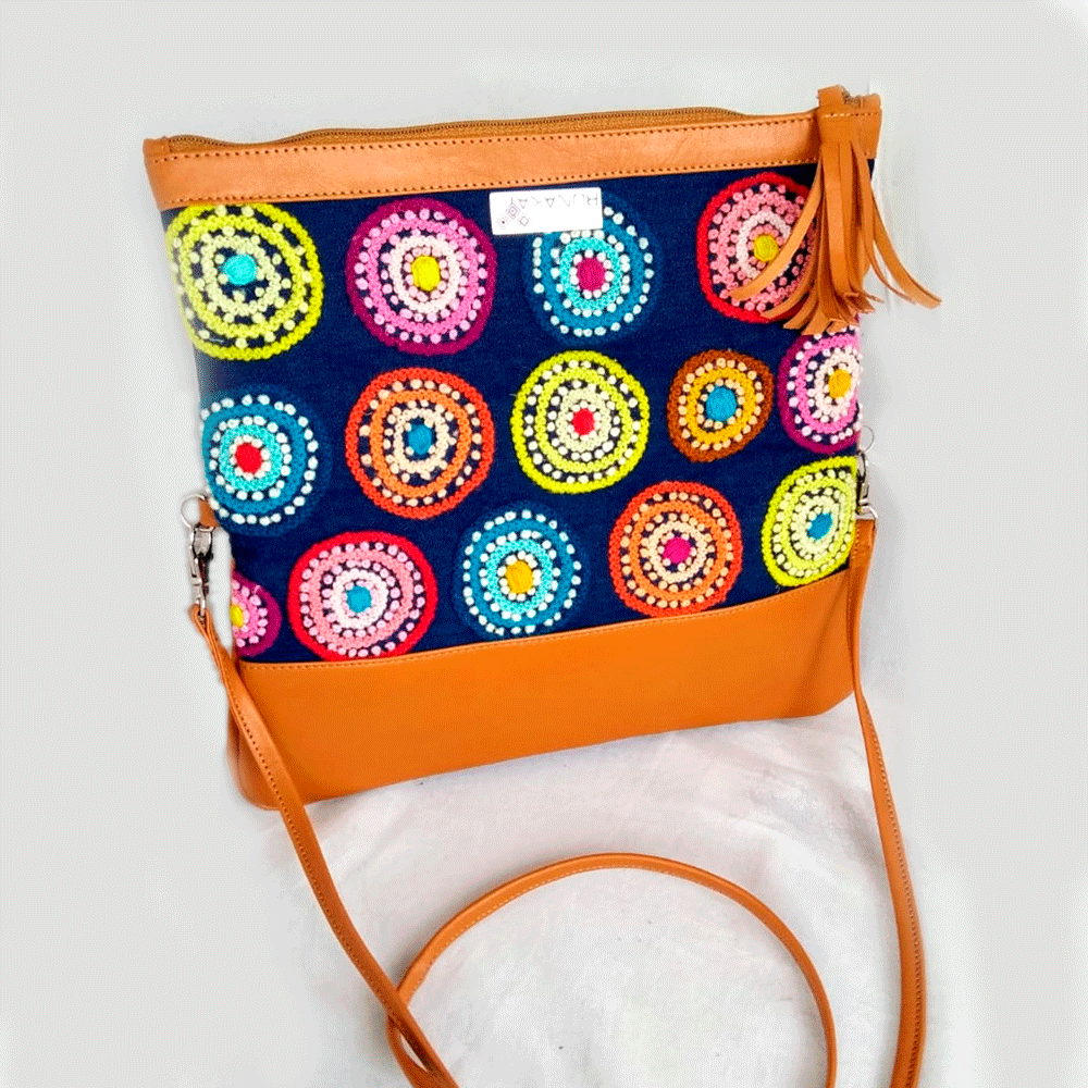 CLUTCH BORDADO by Runakay - HAF Perú