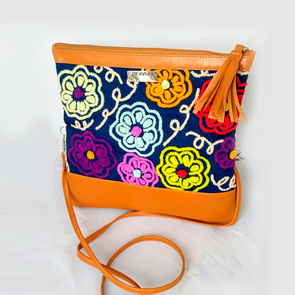 CLUTCH BORDADO by Runakay - HAF Perú