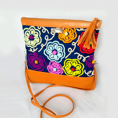 CLUTCH BORDADO by Runakay - HAF Perú