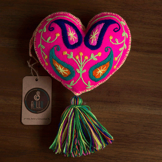 CORAZÓN GRANDE by Ayllu Ruwasunchis - HAF Perú