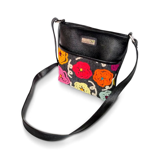 MORRAL JEAN BORDADO CON CUERO NEGRO by Runakay - HAF Perú