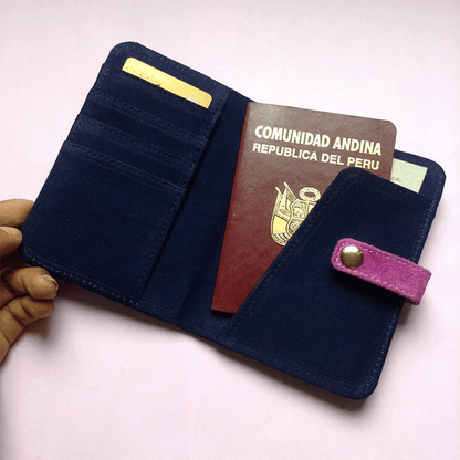 PORTAPASAPORTE BORDADO DALIA by Bella Aborigen - HAF Perú