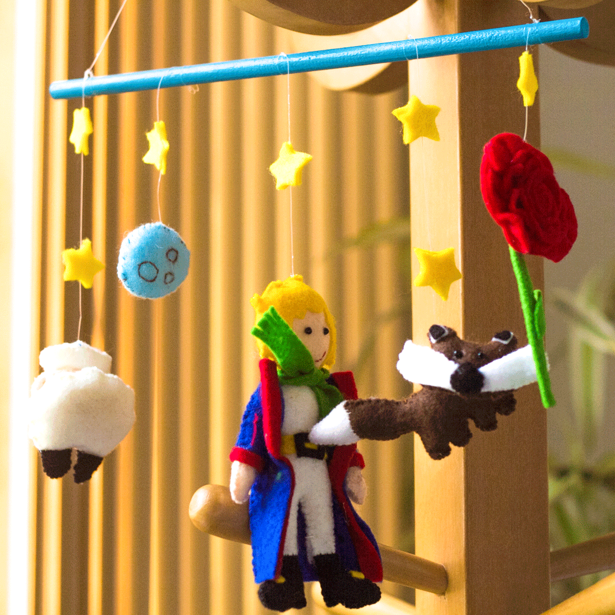 MÓVIL DE PRINCIPITO by CMMB - HAF Perú