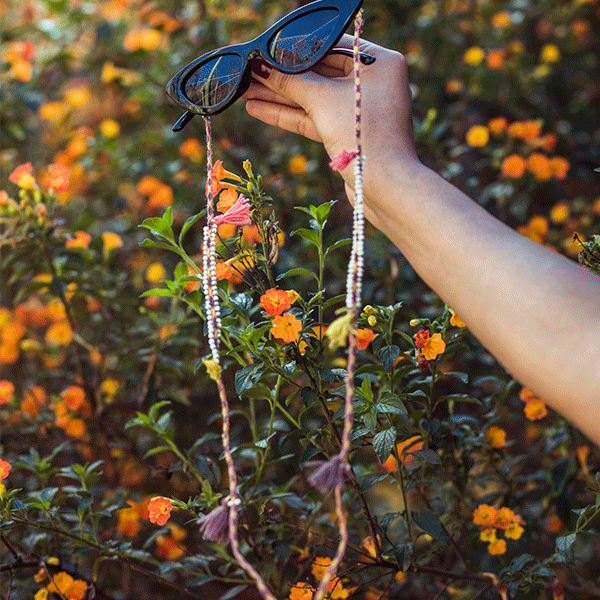 TUSAY- SUJETA LENTES CORAL by Mosqoy - HAF Perú