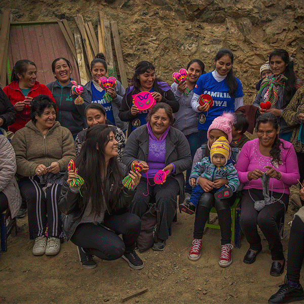 ESTUCHE NECESER FUCSIA by Ayllu Ruwasunchis - HAF Perú
