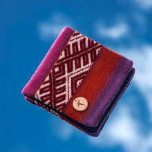 BILLETERA ARTESANAL ANDINA MORADO ROJO CHANIYOQ by Mosqoy - HAF Perú