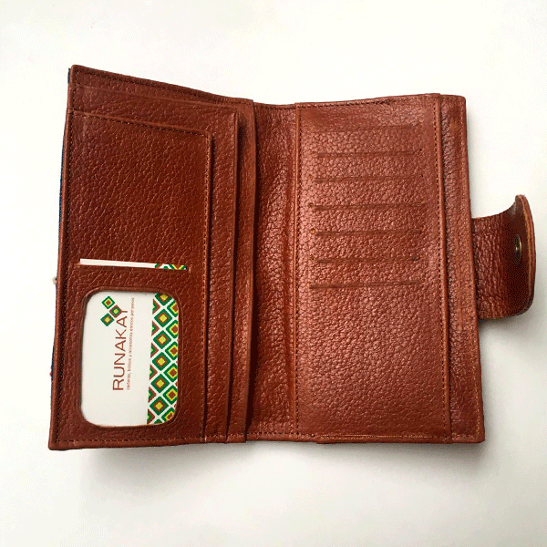 BILLETERA GRANDE DE CUERO CON BORDADO by Runakay - HAF Perú