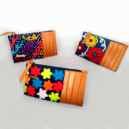 PORTATARJETAS DE CUERO CON BORDADO by Runakay - HAF Perú