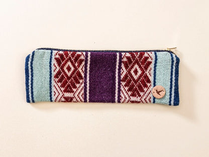 CARTUCHERA ARTESANAL ANDINA MORADO CELESTE QUELCAY by Mosqoy - HAF Perú
