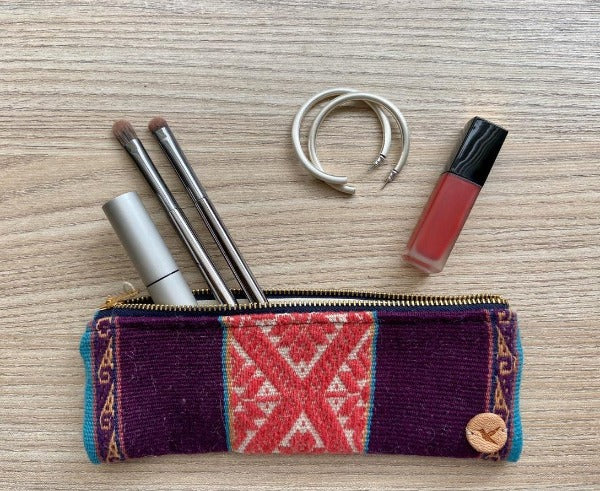 CARTUCHERA ARTESANAL ANDINA ROJO QUELCAY by Mosqoy - HAF Perú