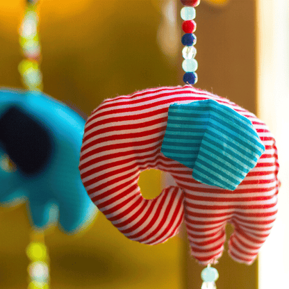 COLGADOR DE ELEFANTES by CMMB - HAF Perú