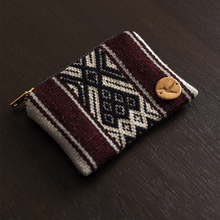 MONEDERO RANTICUY DE TEJIDO ARTESANAL MARRÓN by Mosqoy - HAF Perú